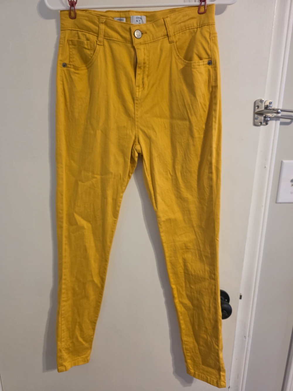 crown & ivy Mustard Yellow Women’s Skinny Jeans
